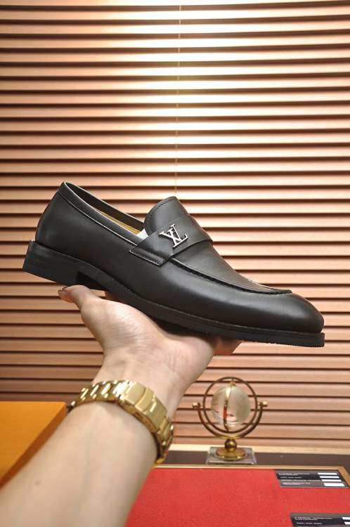 Picture of Louis Vuitton Shoes _SKULVsz38-45hnh021613965